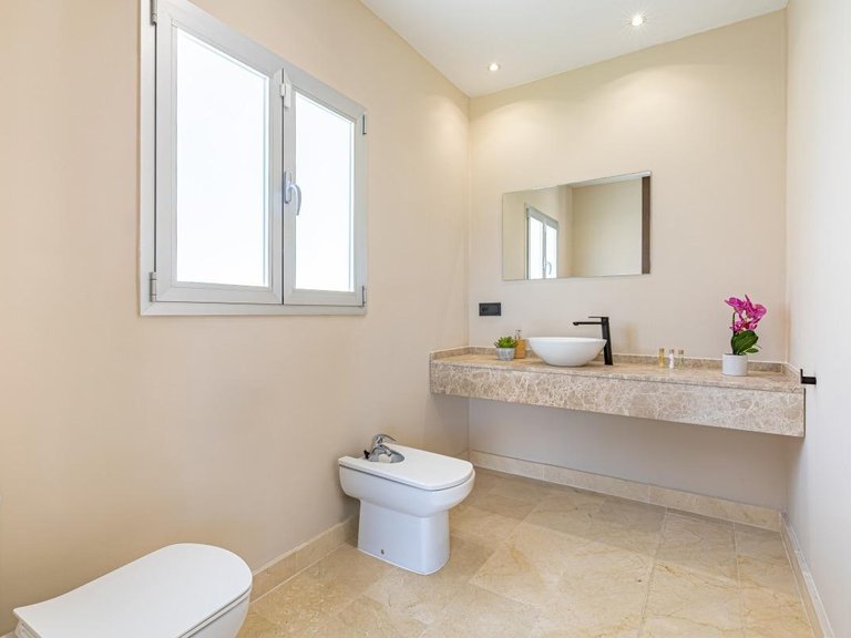 Apartment for Sale in Marbella, Malaga 16