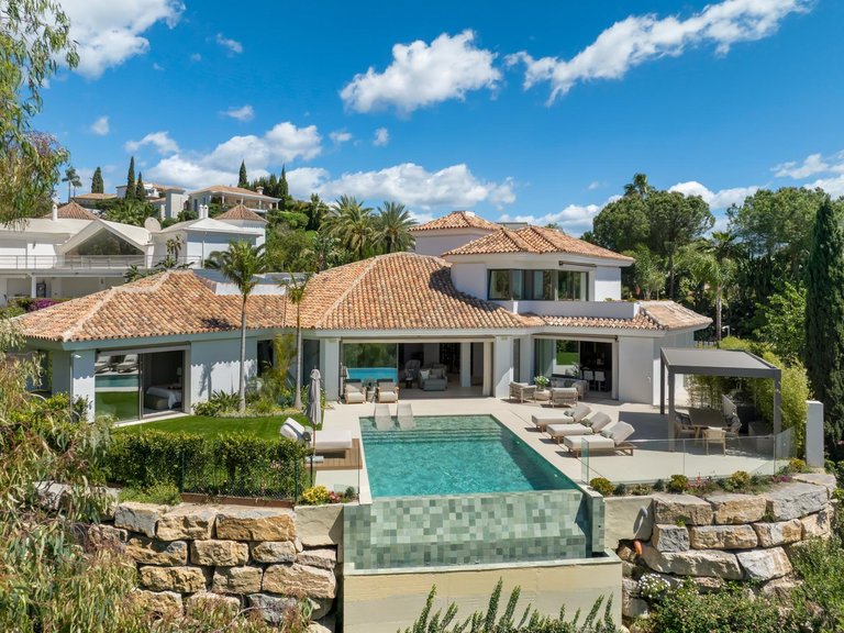 Villa for Sale in Benahavis, Malaga 1