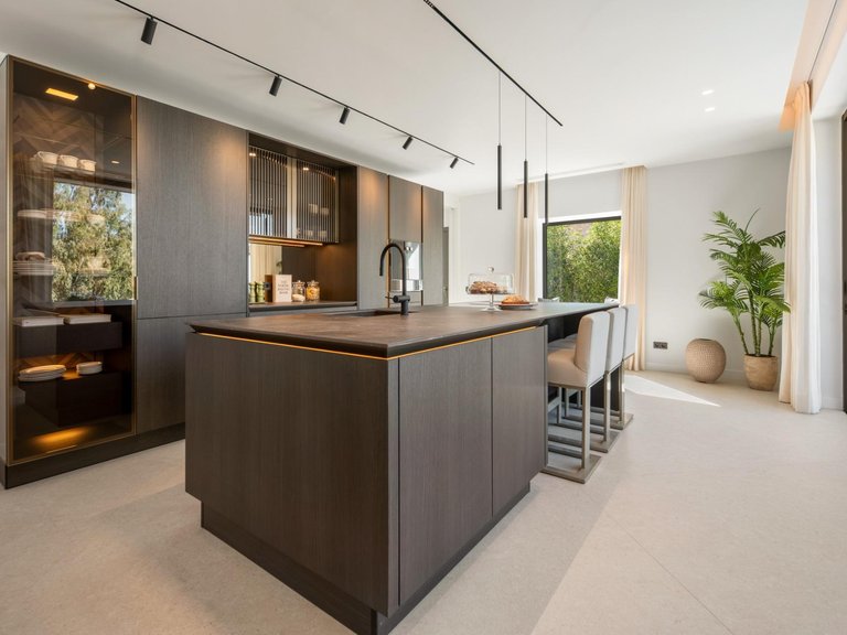 Villa for Sale in Benahavis, Malaga 11