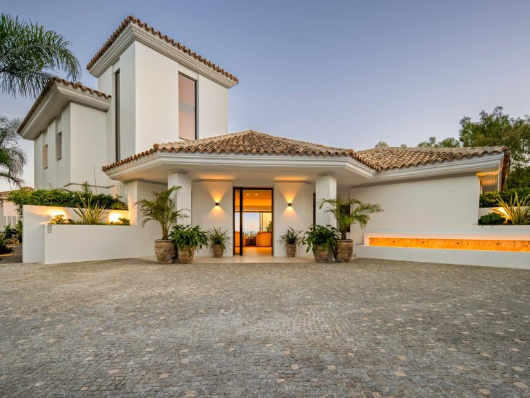 Villa for Sale in Benahavis, Malaga 15