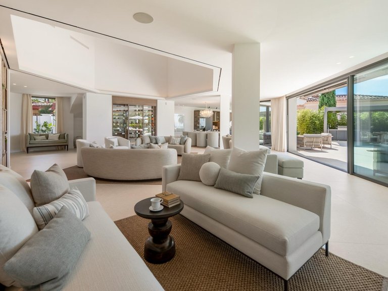 Villa for Sale in Benahavis, Malaga 17
