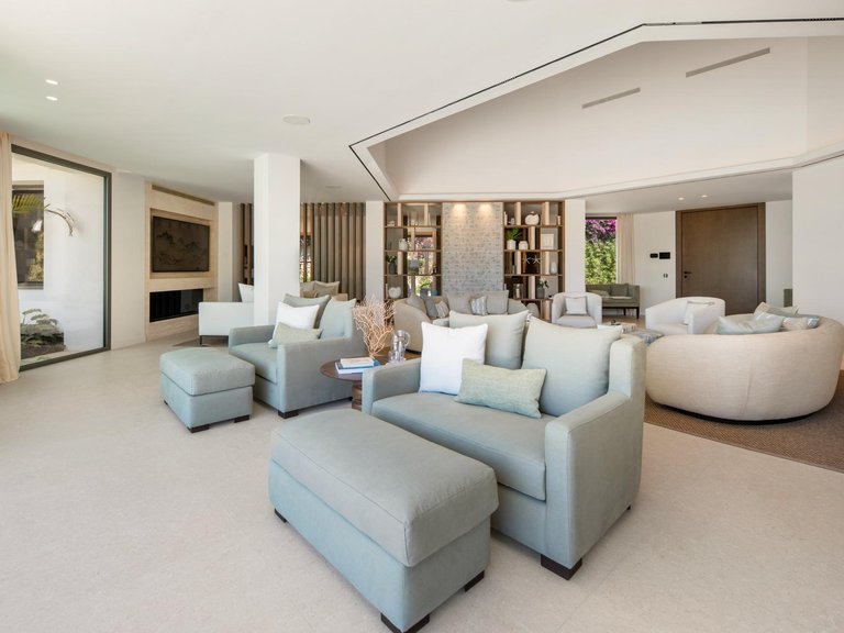 Villa for Sale in Benahavis, Malaga 24
