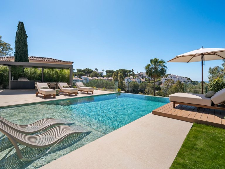 Villa for Sale in Benahavis, Malaga 31