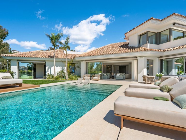 Villa for Sale in Benahavis, Malaga 35