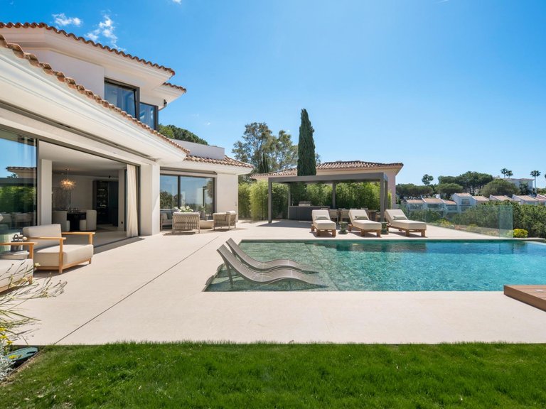 Villa for Sale in Benahavis, Malaga 5