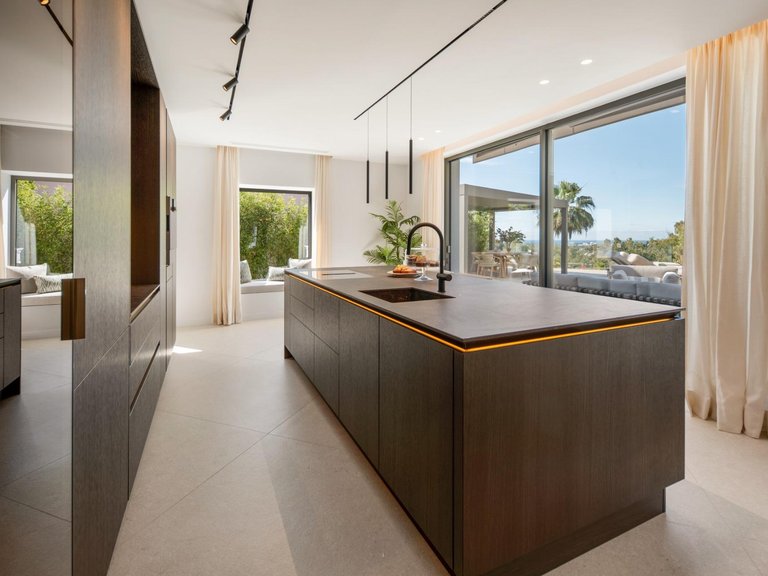 Villa for Sale in Benahavis, Malaga 9