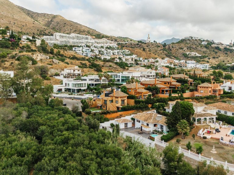 Villa for Sale in Benalmádena, Malaga 4
