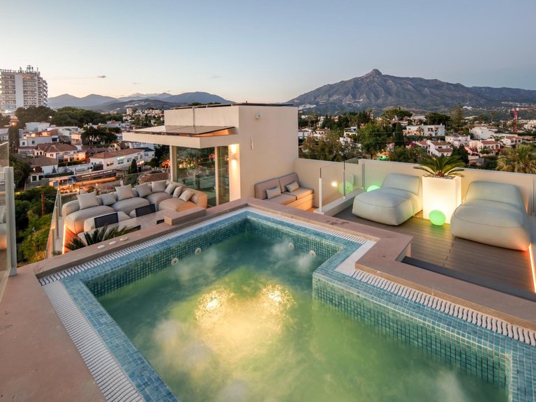 Villa for Sale in Marbella, Malaga 15