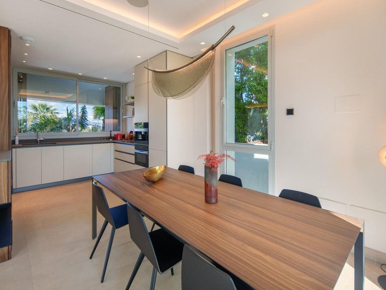 Villa for Sale in Marbella, Malaga 24