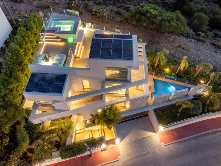 Villa for Sale in Marbella, Malaga 8