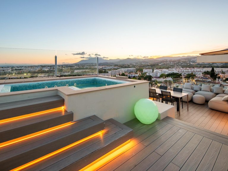 Villa for Sale in Marbella, Malaga 9