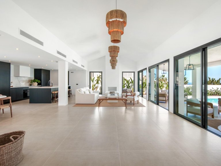 Villa for Sale in Benahavis, Malaga 11