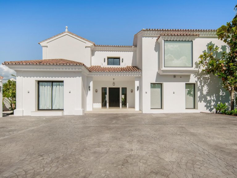 Villa for Sale in Benahavis, Malaga 2