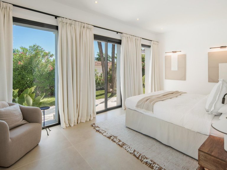 Villa for Sale in Benahavis, Malaga 25