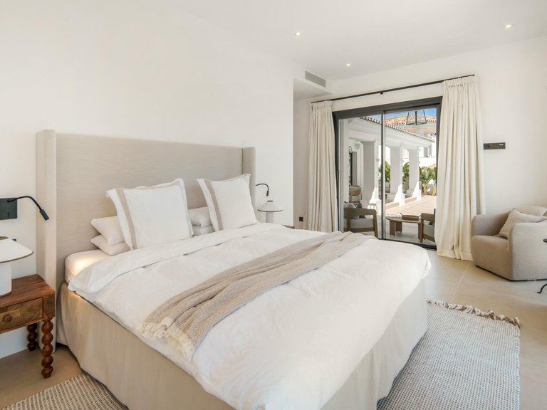 Villa for Sale in Benahavis, Malaga 27