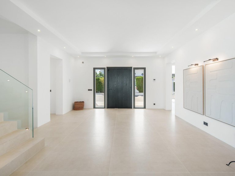 Villa for Sale in Benahavis, Malaga 37