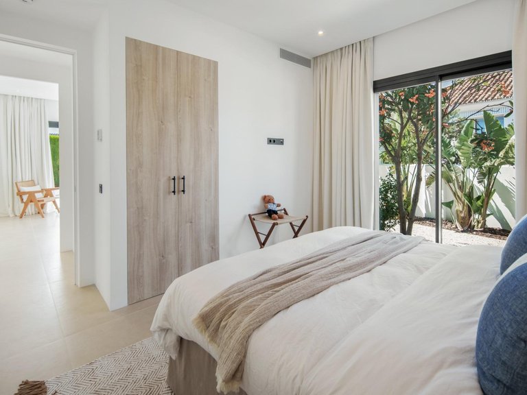 Villa for Sale in Benahavis, Malaga 44