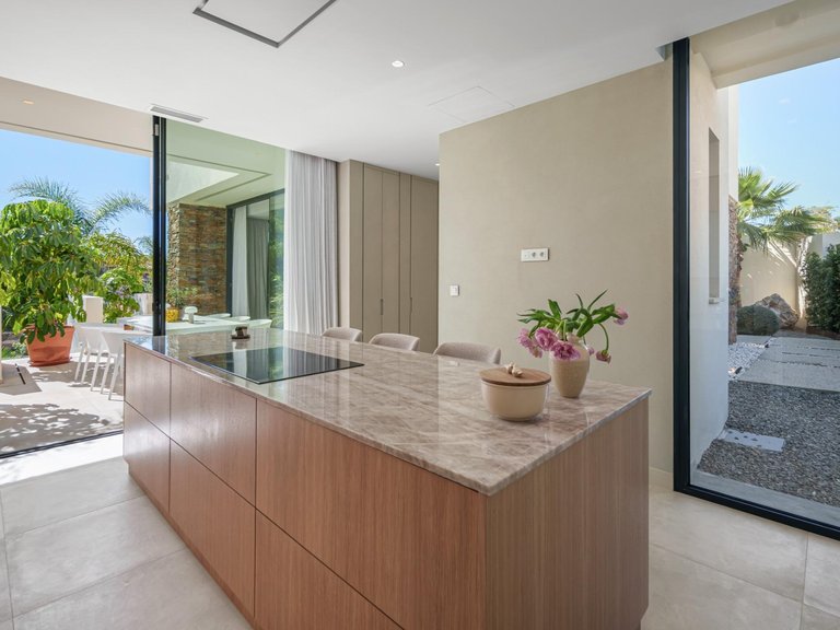 Villa for Sale in Estepona, Malaga 17