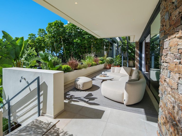 Villa for Sale in Estepona, Malaga 32
