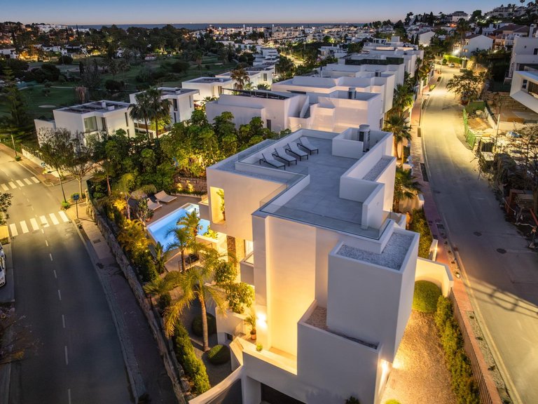 Villa for Sale in Estepona, Malaga 35