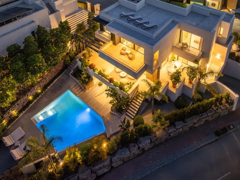 Villa for Sale in Estepona, Malaga 36