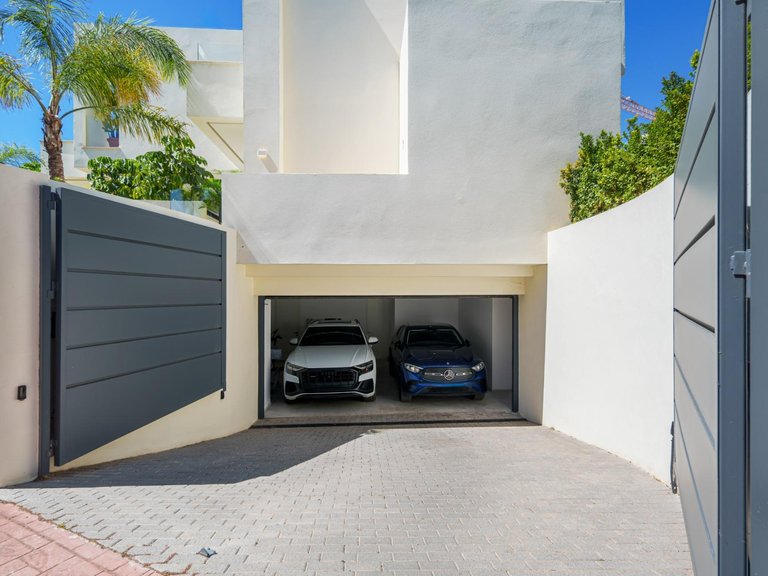 Villa for Sale in Estepona, Malaga 45