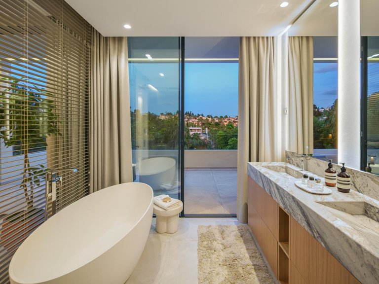 Villa for Sale in Estepona, Malaga 47