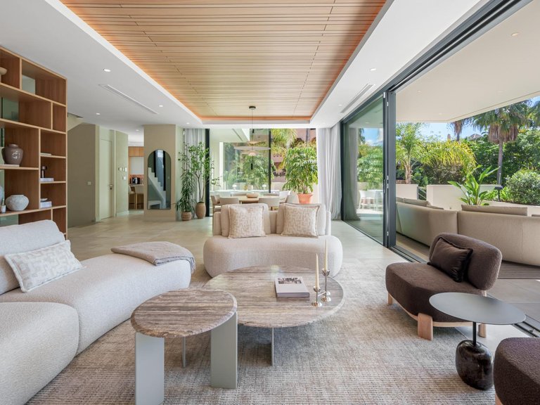 Villa for Sale in Estepona, Malaga 7