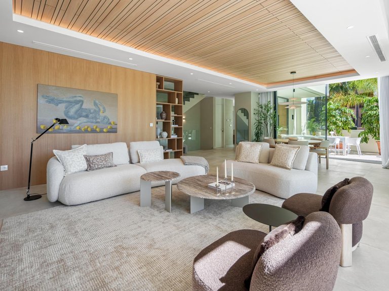 Villa for Sale in Estepona, Malaga 8