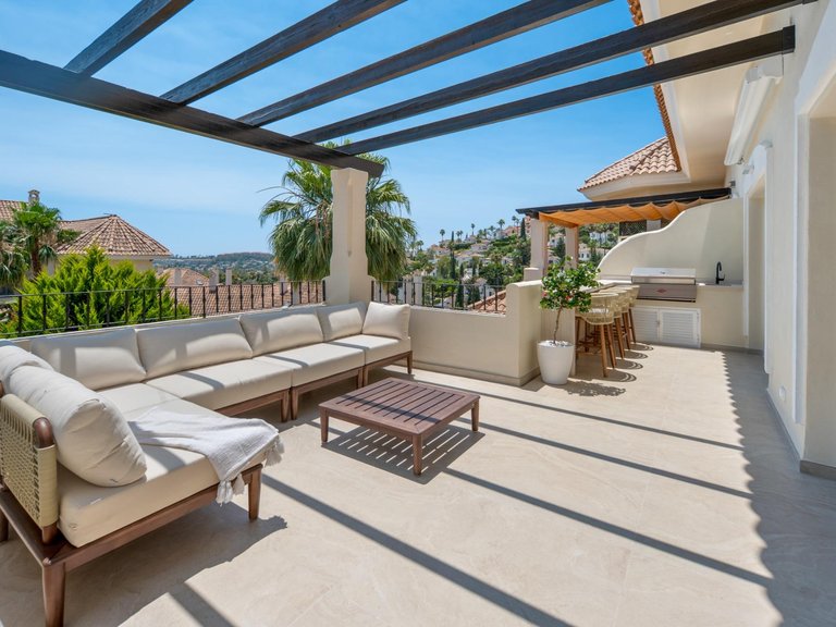 Penthouse for Sale in Marbella, Malaga 18