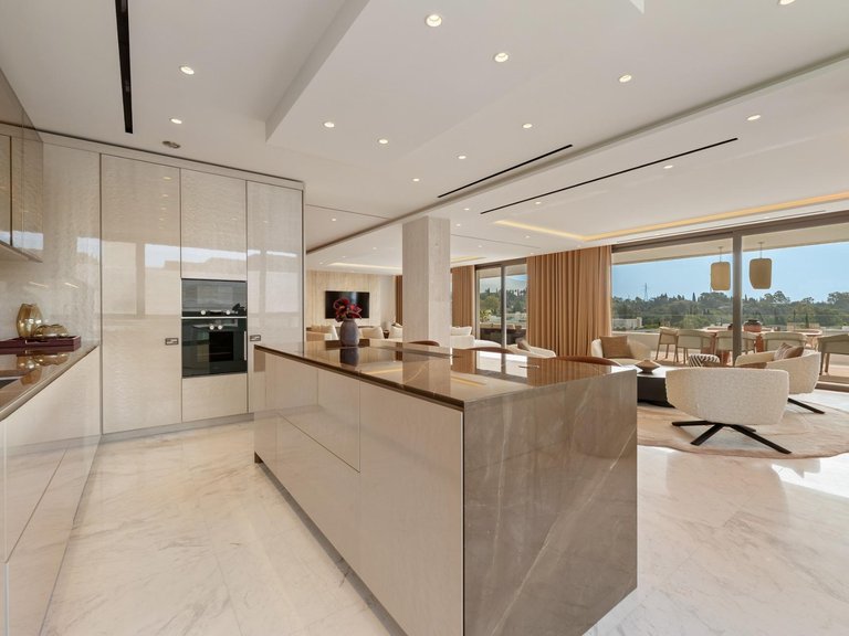 Penthouse for Sale in Marbella, Malaga 11