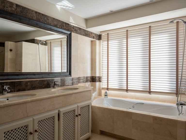 Villa for Sale in Marbella, Malaga 21