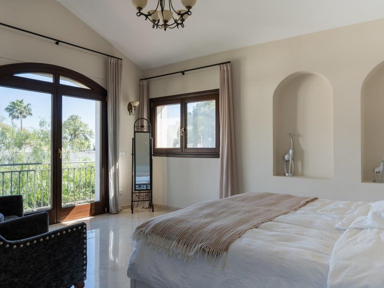 Villa for Sale in Marbella, Malaga 34