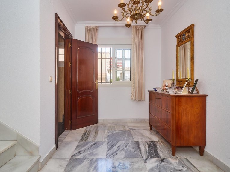Villa for Sale in Fuengirola, Malaga 22