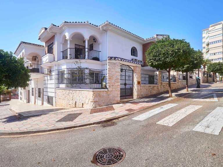 Villa for Sale in Fuengirola, Malaga 27