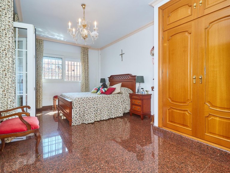 Villa for Sale in Fuengirola, Malaga 31