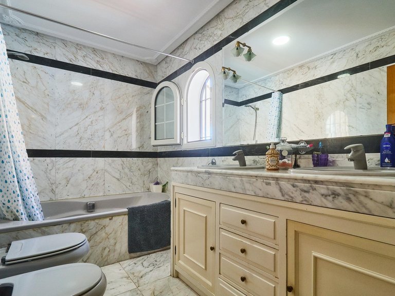 Villa for Sale in Fuengirola, Malaga 38