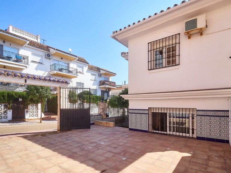Villa for Sale in Fuengirola, Malaga 46