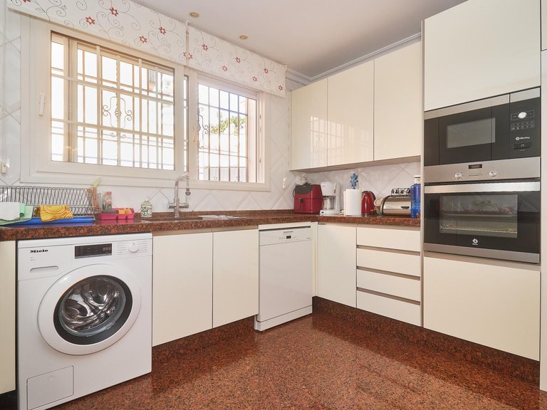 Villa for Sale in Fuengirola, Malaga 5