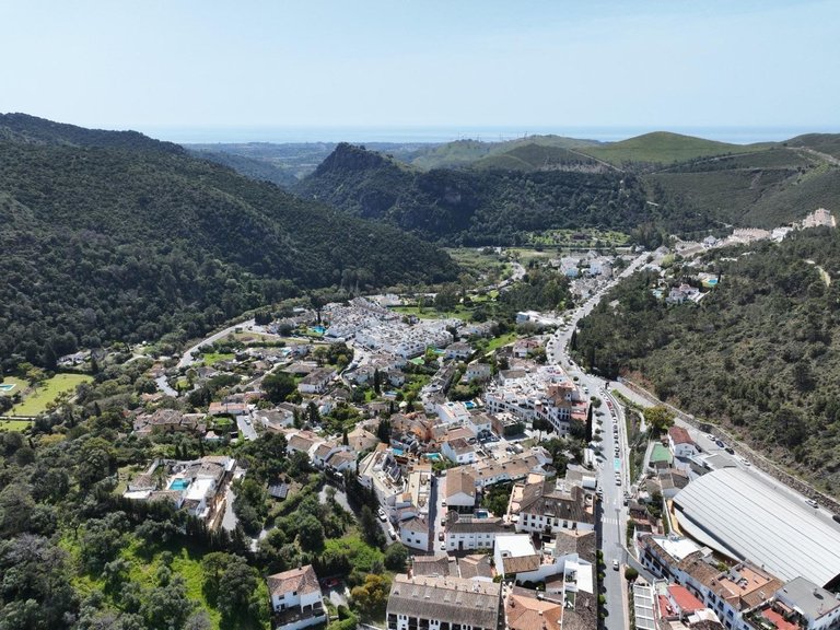 Apartment for Sale in Benahavis, Malaga 25