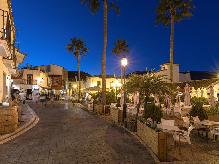 Apartment for Sale in Benahavis, Malaga 26