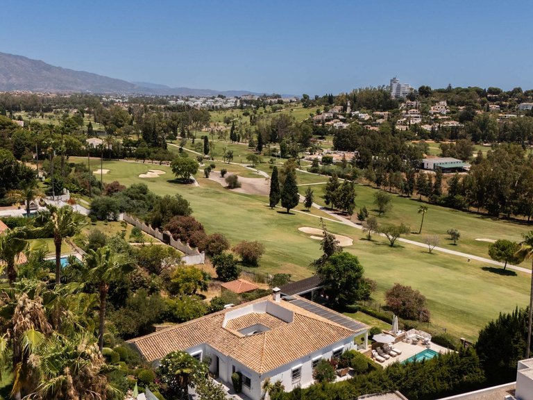 Villa for Sale in Estepona, Malaga 40