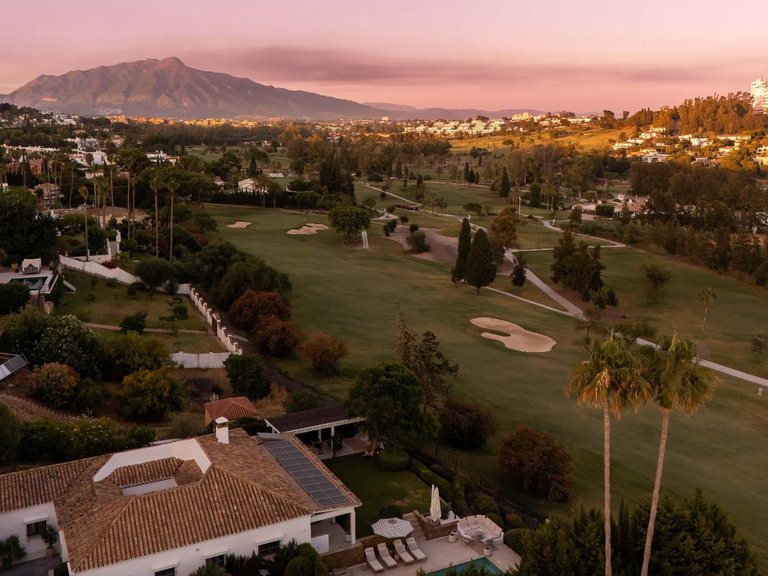Villa for Sale in Estepona, Malaga 42