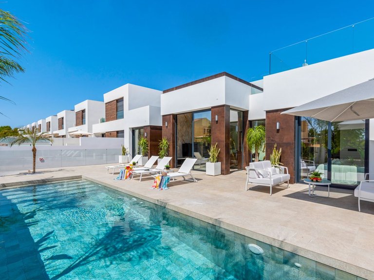 Villa for Sale in El Campello, Alicante 4