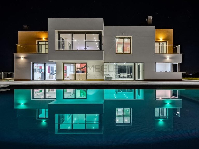 Villa for Sale in La Marina, Alicante 1