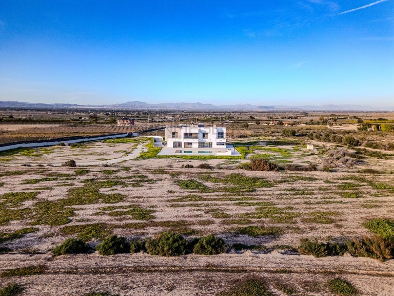 Villa for Sale in La Marina, Alicante 10
