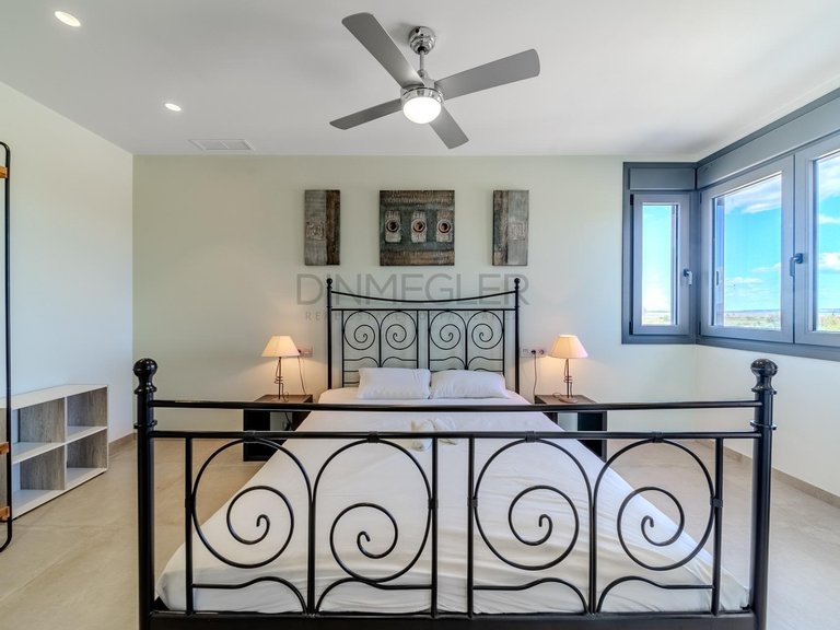 Villa for Sale in La Marina, Alicante 33