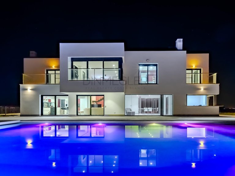 Villa for Sale in La Marina, Alicante 4