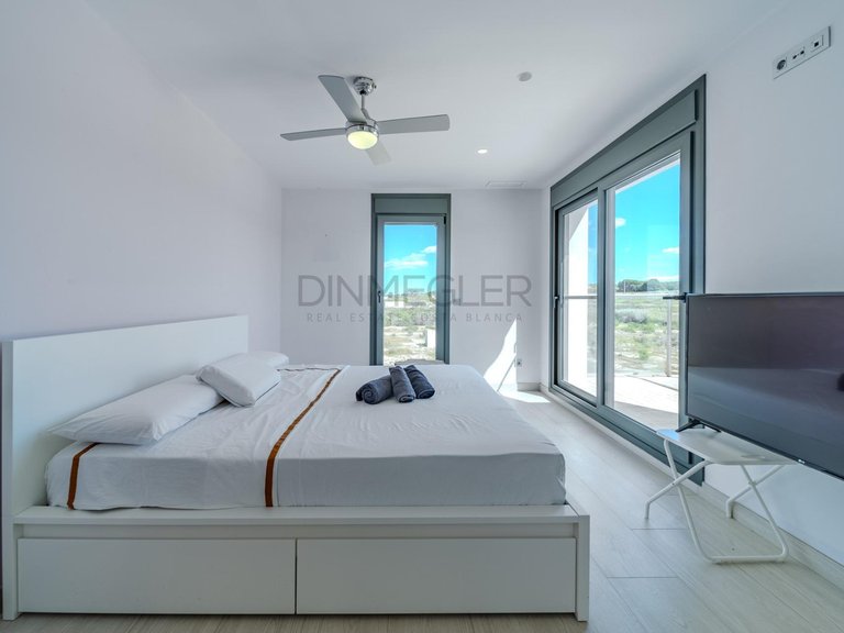 Villa for Sale in La Marina, Alicante 47