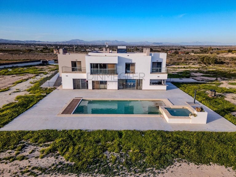 Villa for Sale in La Marina, Alicante 7